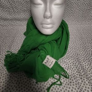 ABERCROMBIE & FITCH LIGHT SCARVES